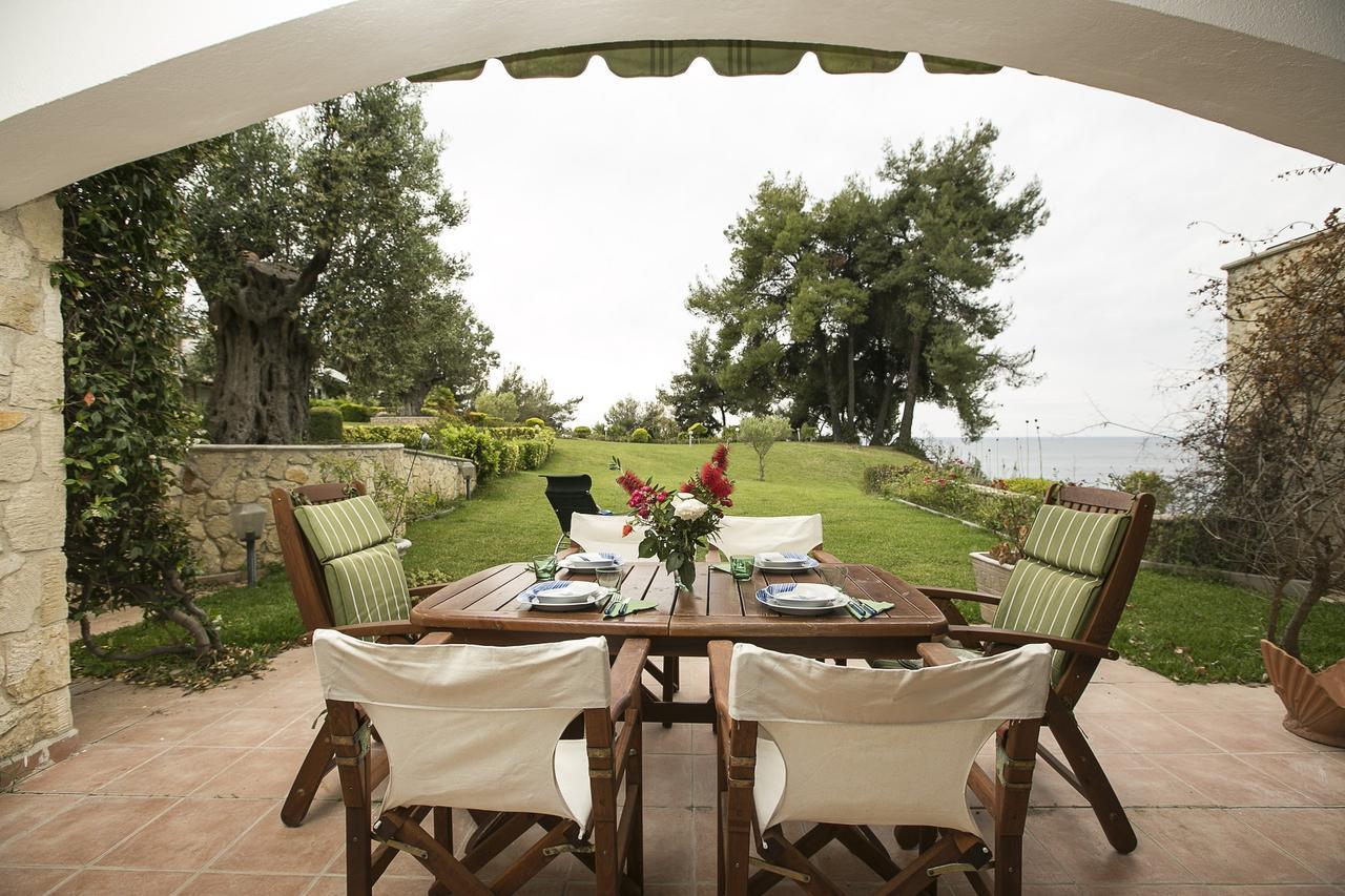 Blue Crab, Beachfront House In Kalandra #Feelslikehome Hanioti Zewnętrze zdjęcie