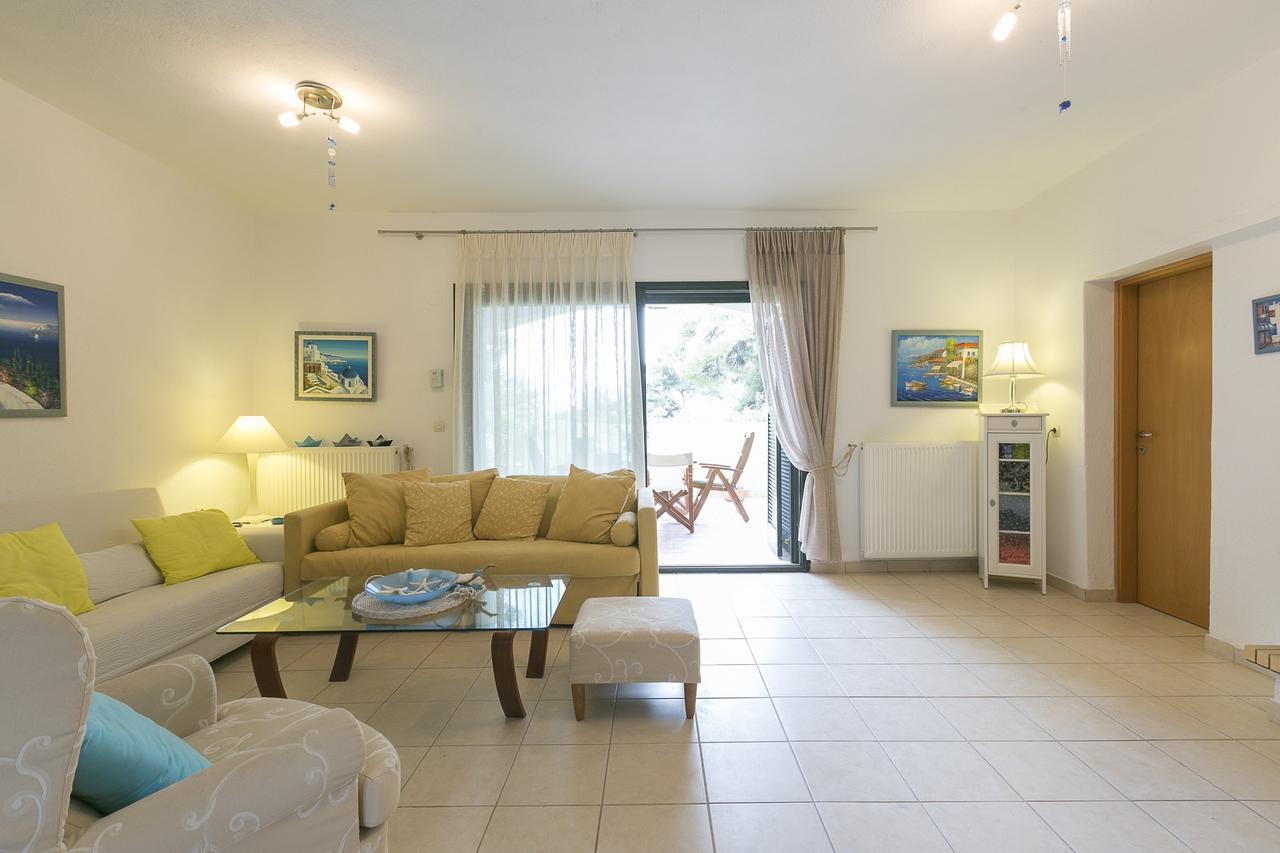Blue Crab, Beachfront House In Kalandra #Feelslikehome Hanioti Zewnętrze zdjęcie